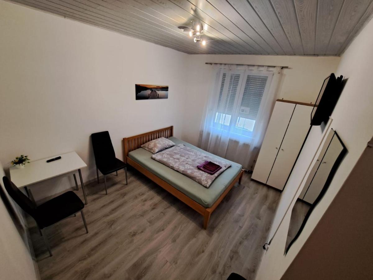 Hostelhollabrunn Hollabrunn Exterior foto